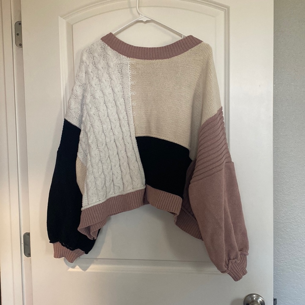 Slouchy sweater with tie in back